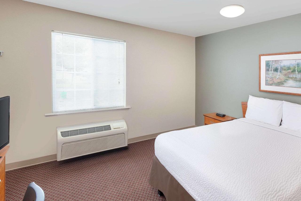 Standard Double Room - Non-Smoking at WoodSpring Suites Sioux Falls