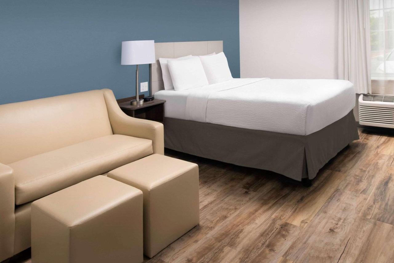 Queen Room with Roll-In Shower - Disability Access/Non-Smoking at WoodSpring Suites Austin South Central I-35