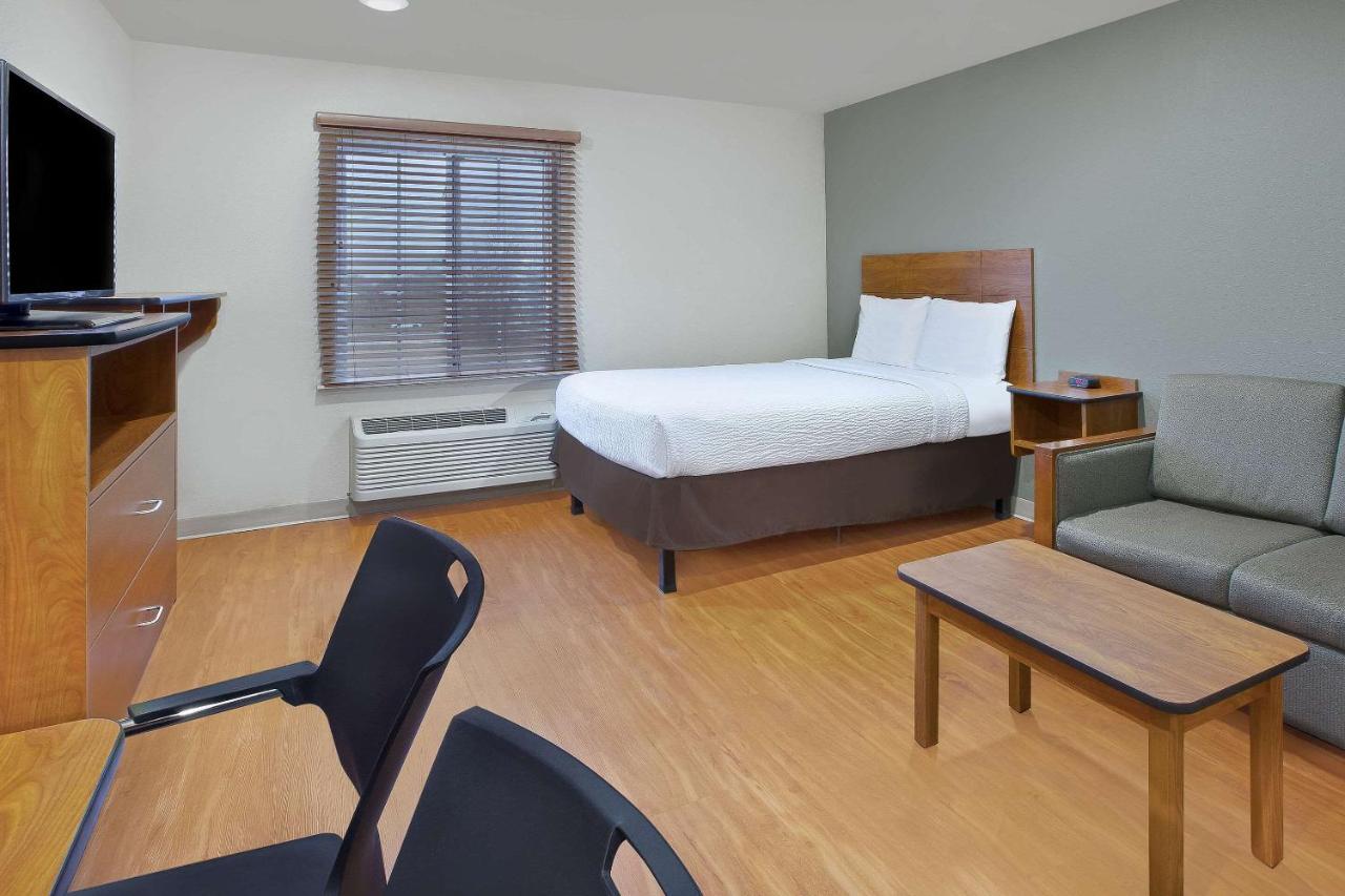 Queen Room - Disability Access/Smoking at WoodSpring Suites Clarksville Ft Campbell