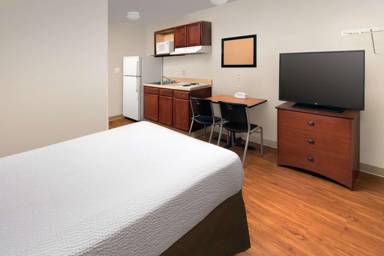 Standard Double Room - Smoking at WoodSpring Suites Memphis Southeast
