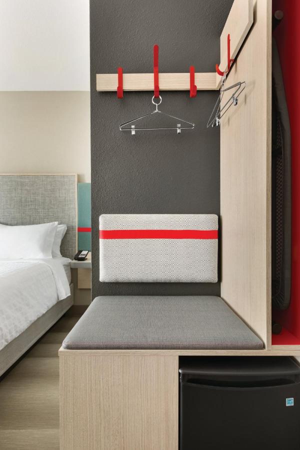  | avid hotels - Boston Logan Airport - Revere, an IHG Hotel