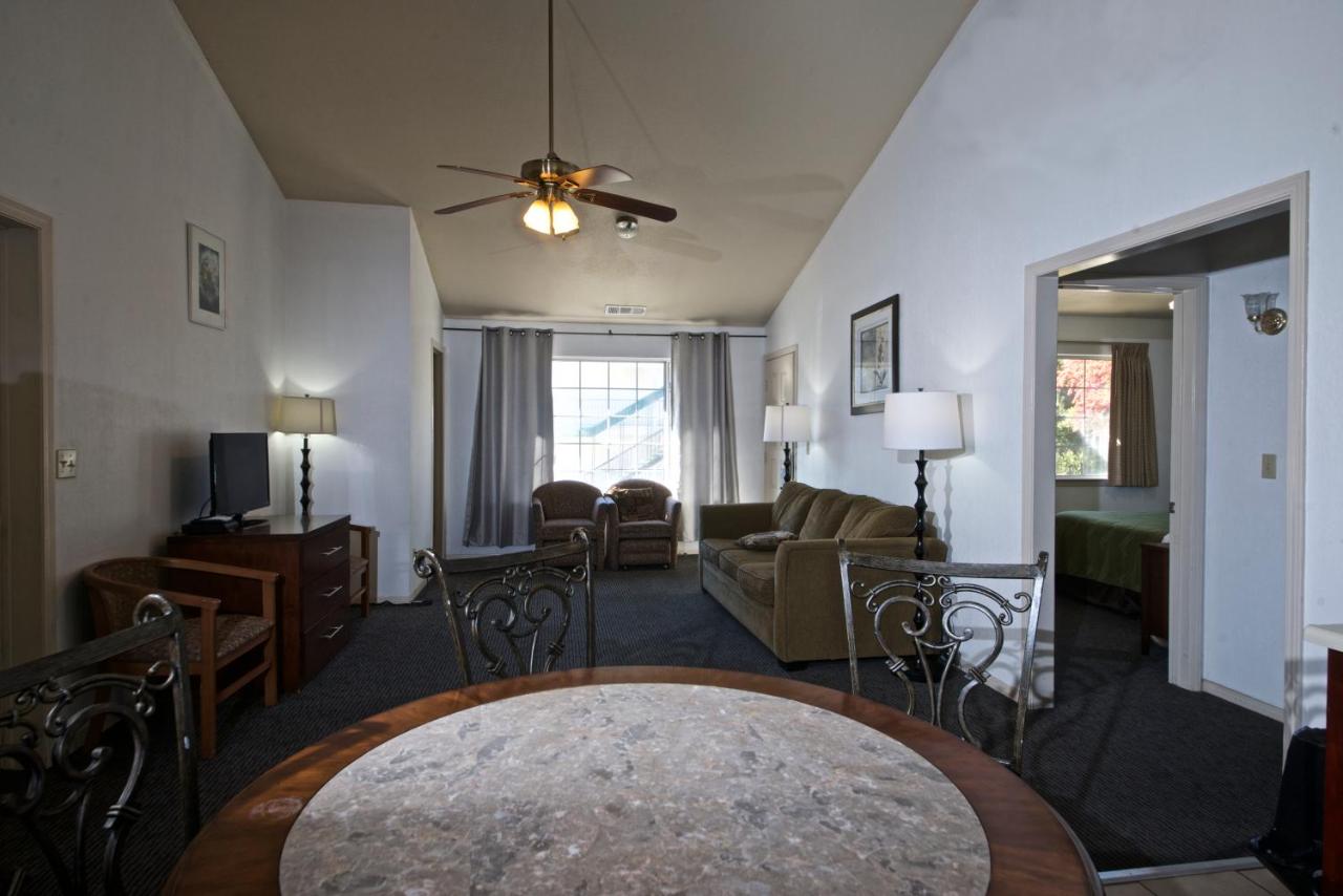 | Quality Inn Yosemite Valley Gateway