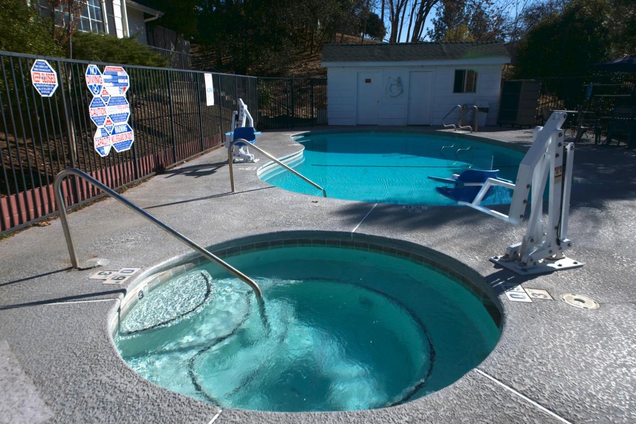 | Quality Inn Yosemite Valley Gateway