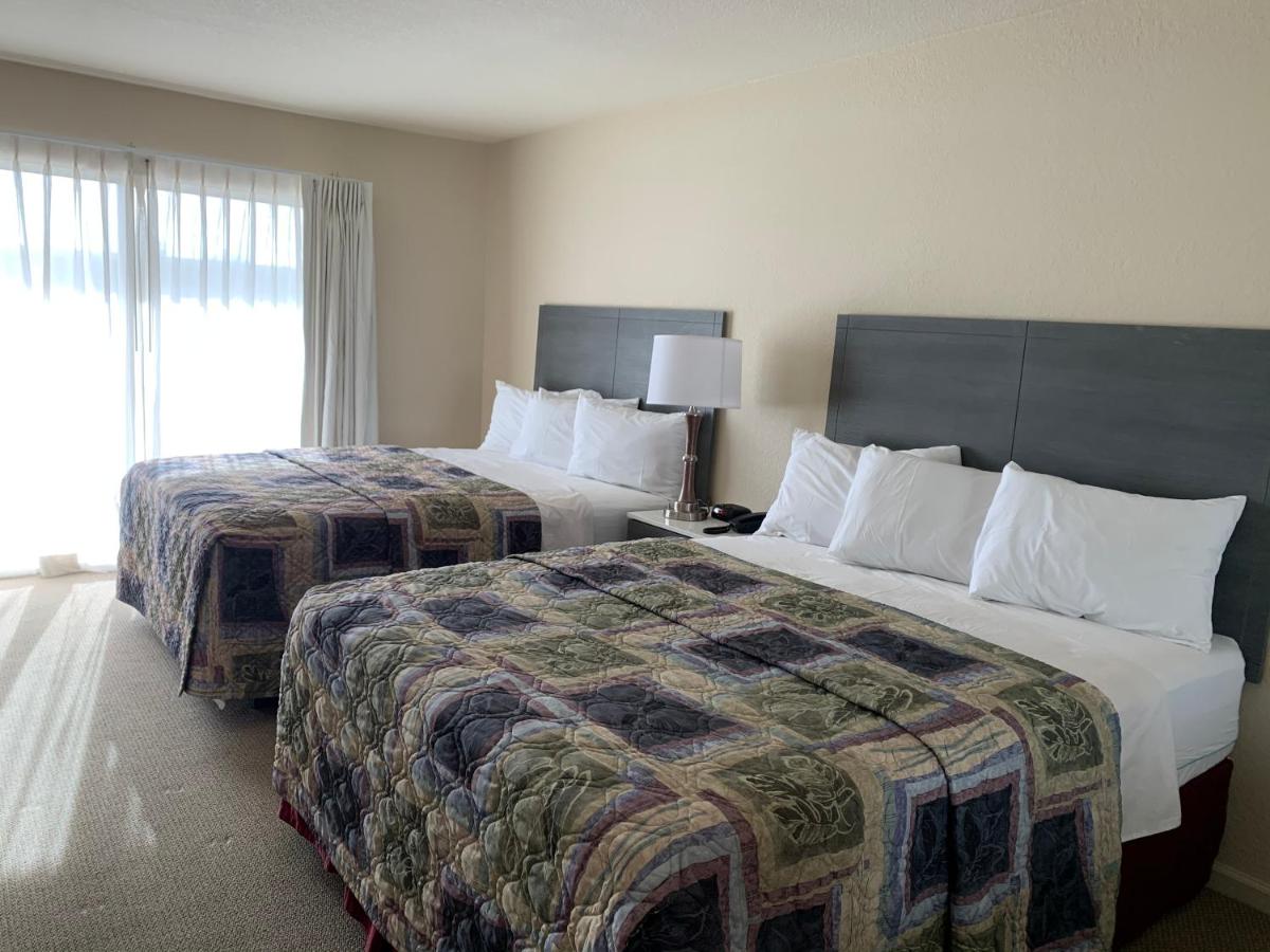  | Apple Valley Hotel & Lodge