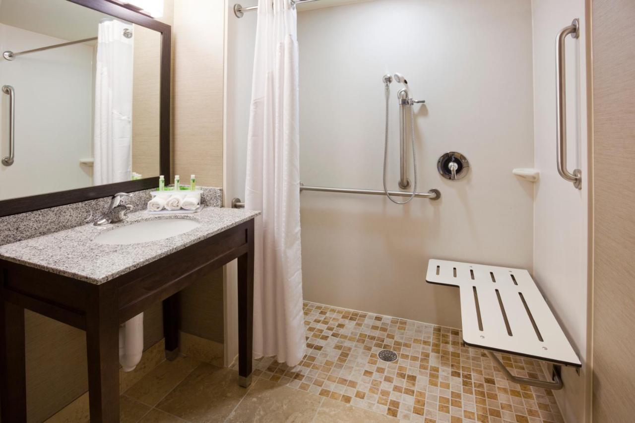 King Room - Mobility Access/Roll in Shower - Non-Smoking at Holiday Inn Express & Suites Willmar by IHG