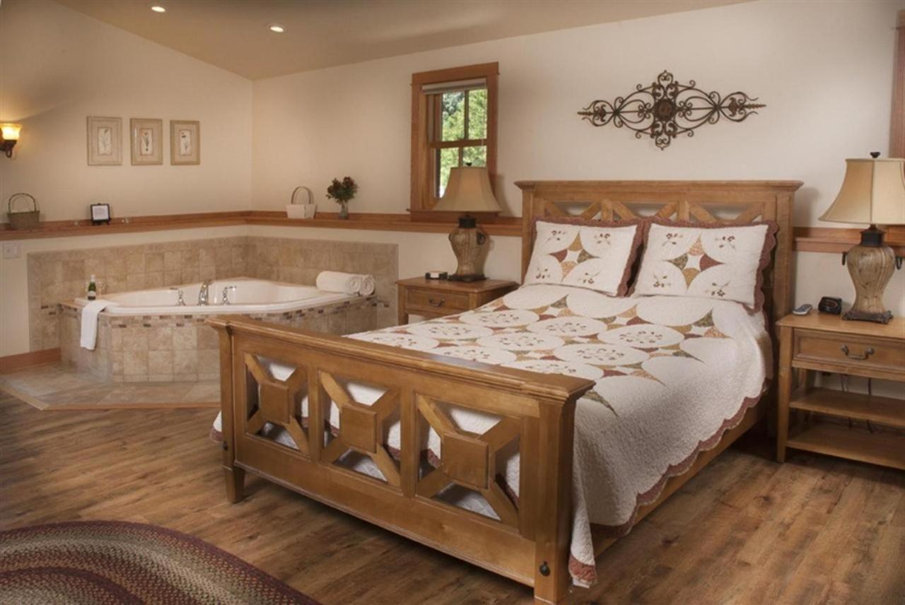  | Lake Orchard Farm Retreat
