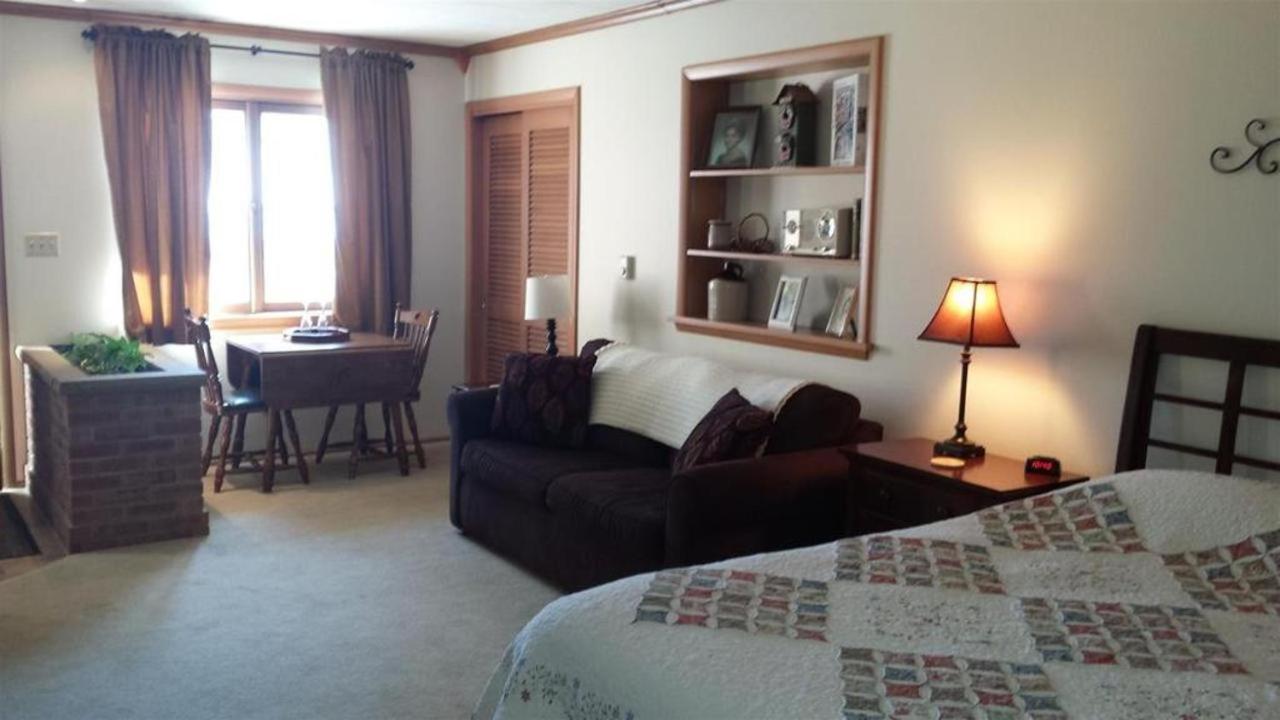  | Lake Orchard Farm Retreat