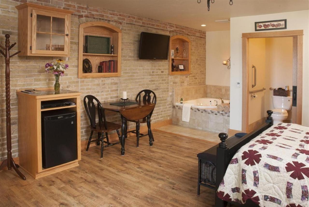  | Lake Orchard Farm Retreat