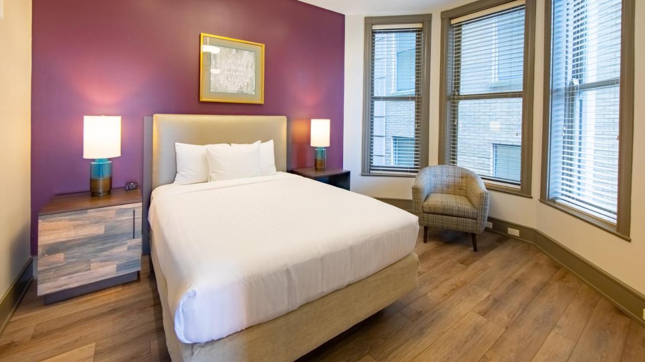 Double Room - Mobility Access with Roll-in Shower at Holiday Inn Club Vacations New Orleans Resort by IHG