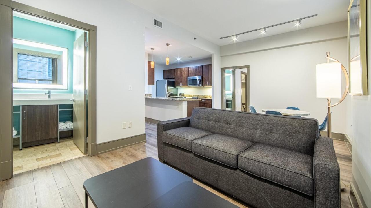 Twin Room - Mobility Access/Hearing Accessible at Holiday Inn Club Vacations New Orleans Resort by IHG