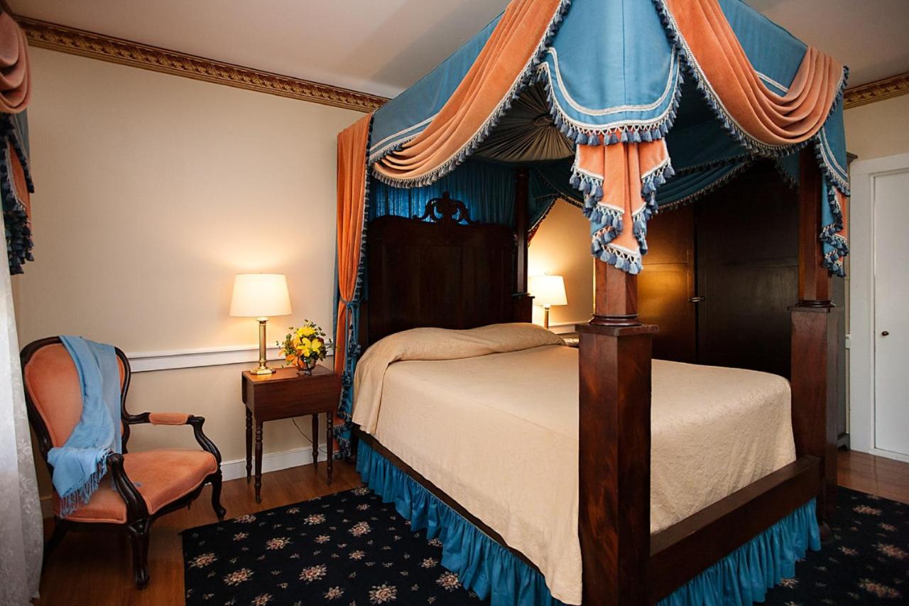  | Monmouth Historic Inn