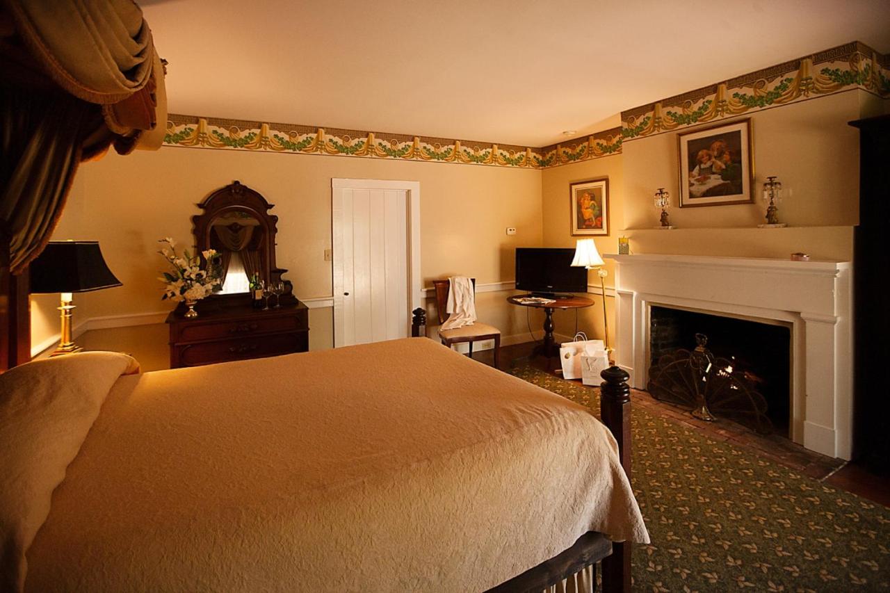  | Monmouth Historic Inn