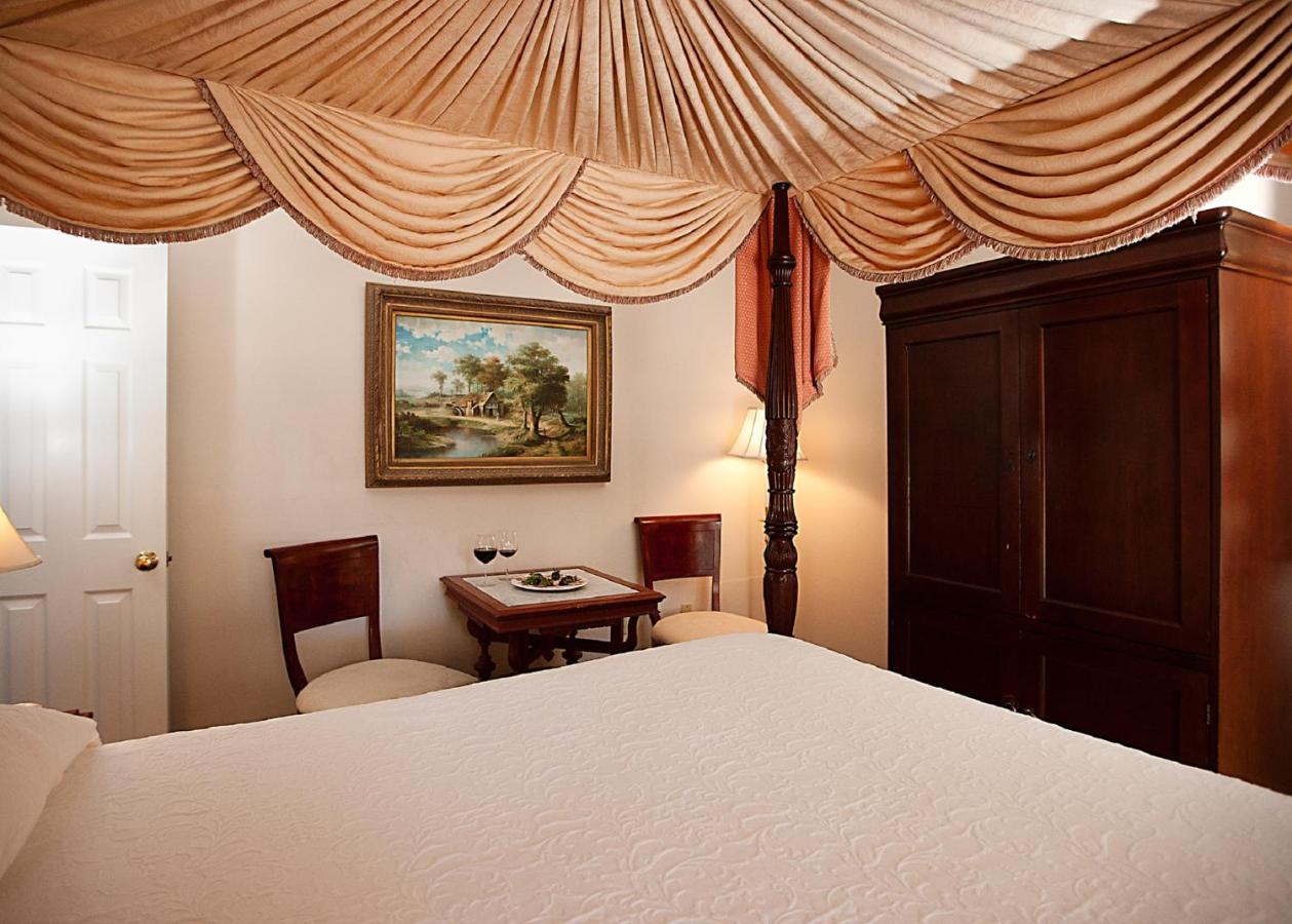  | Monmouth Historic Inn