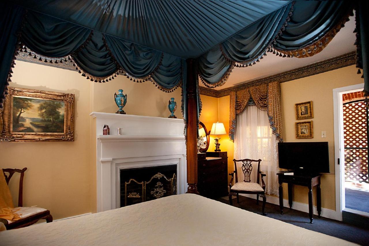  | Monmouth Historic Inn