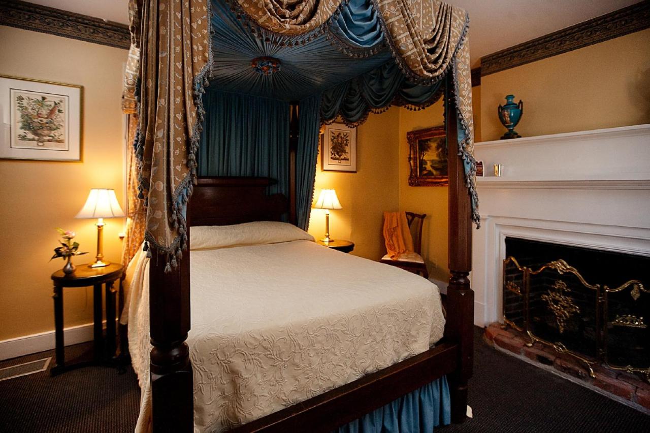  | Monmouth Historic Inn