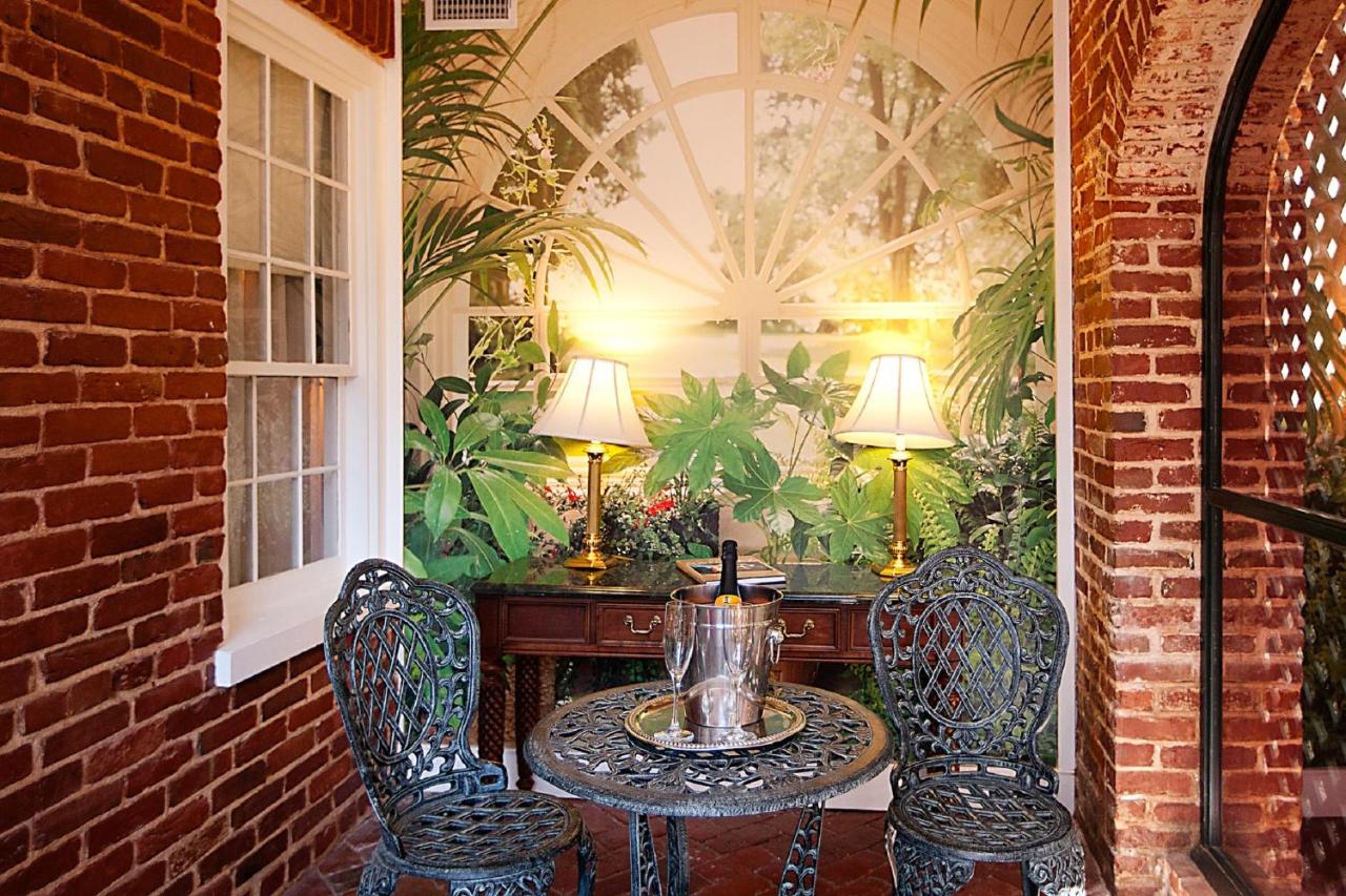  | Monmouth Historic Inn
