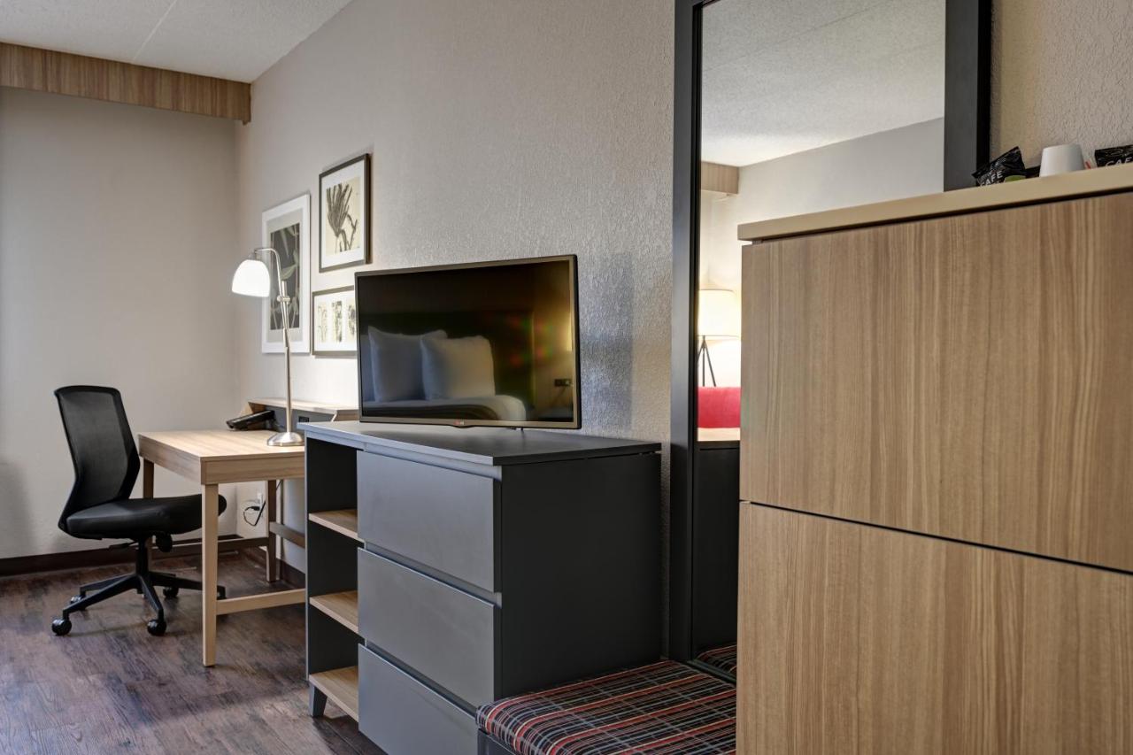 Standard Room with Two Queen Beds at Country Inn & Suites by Radisson, Pierre, SD