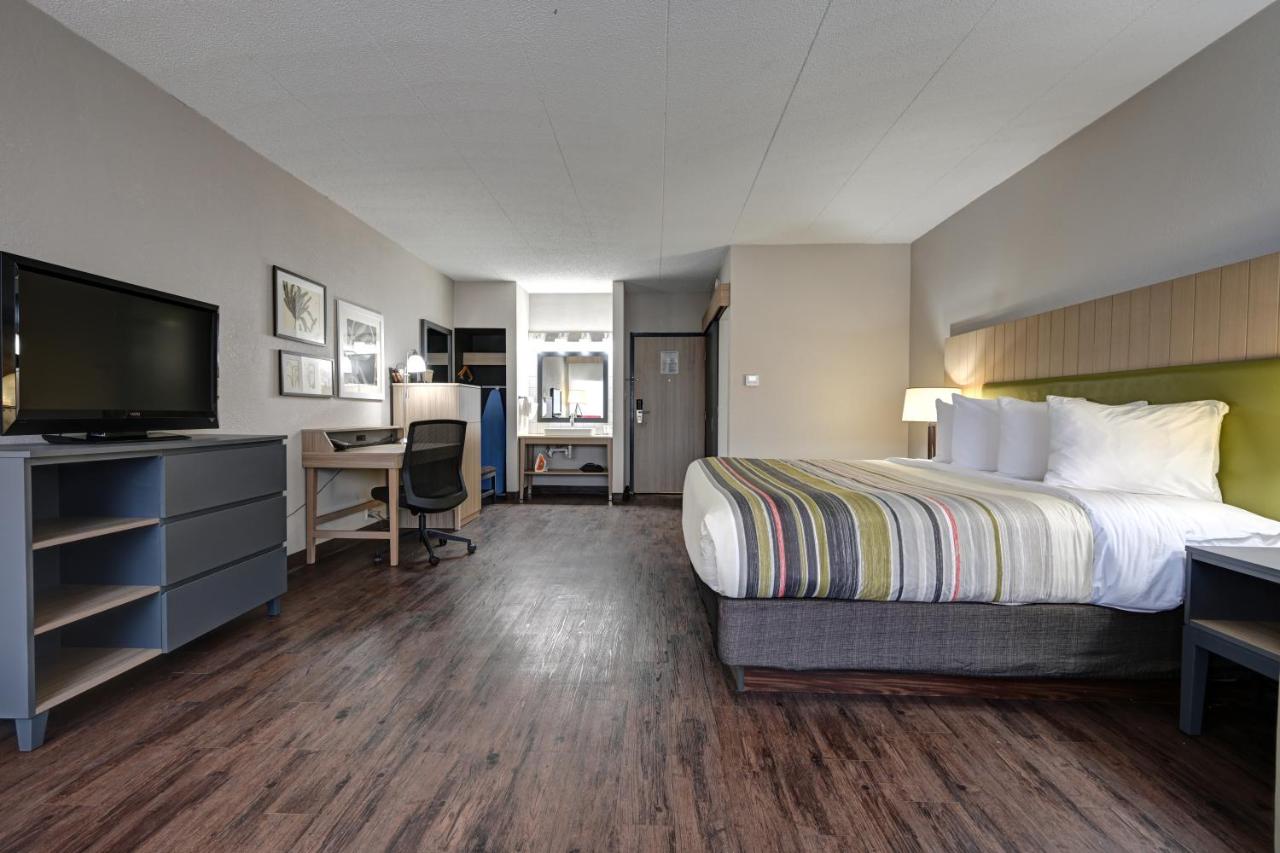 King Suite - Non-Smoking at Country Inn & Suites by Radisson, Pierre, SD