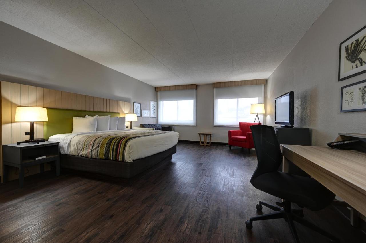 King Suite - Non-Smoking at Country Inn & Suites by Radisson, Pierre, SD