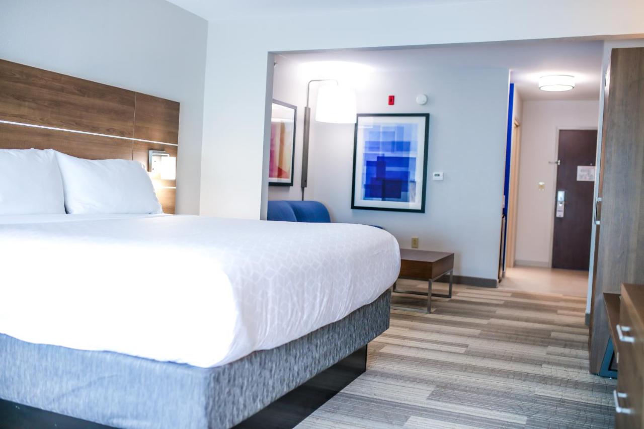 | Holiday Inn Express Hotel & Suites Memphis/Germantown, an IHG Hotel