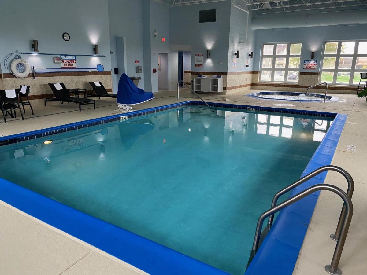  | Holiday Inn Express Wixom, an IHG Hotel