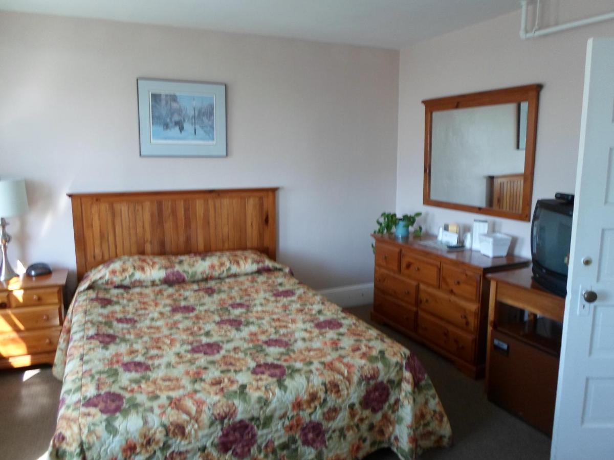 | Gifford House Inn