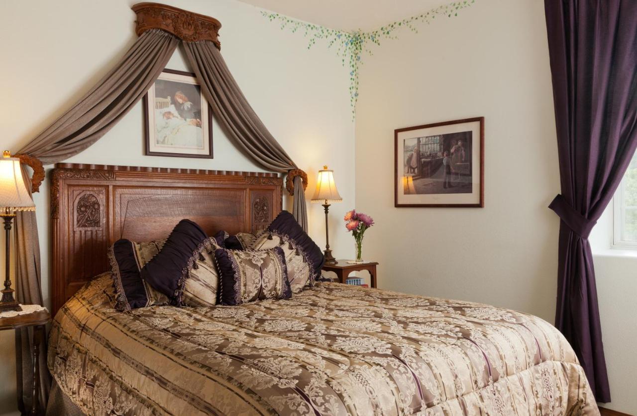  | The Roosevelt Inn