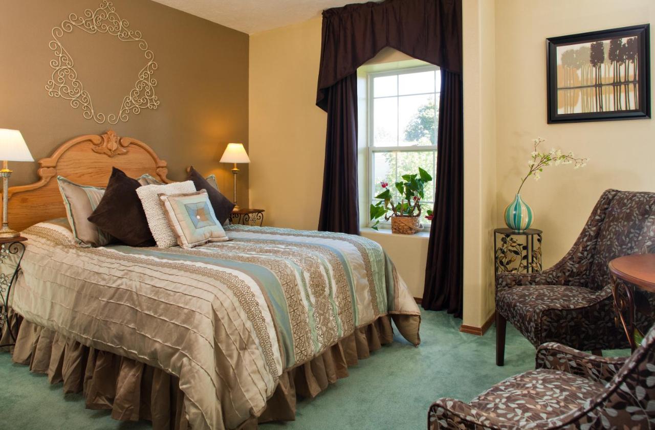  | The Roosevelt Inn