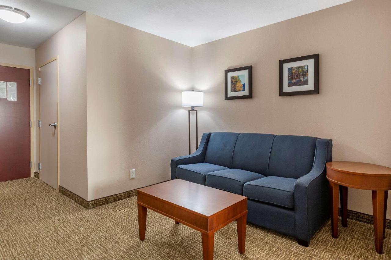 King Suite - Accessible/Non-Smoking at Comfort Inn Smithfield near I-95