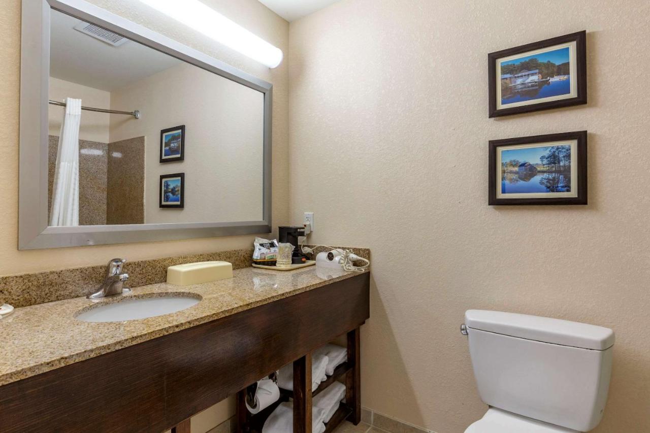 King Suite - Accessible/Non-Smoking at Comfort Inn Smithfield near I-95