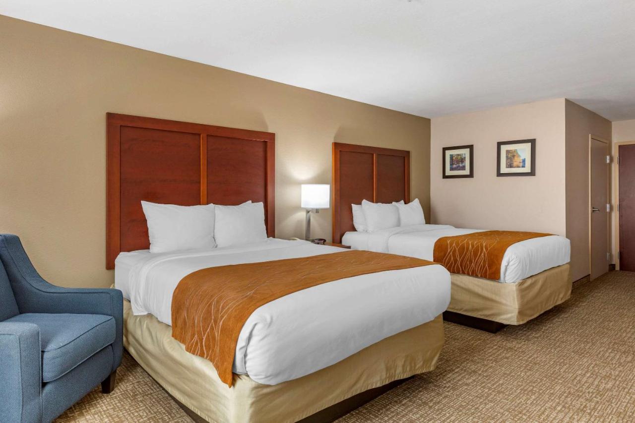 Queen Room with Two Queen Beds - Accessible/Non-Smoking  at Comfort Inn Smithfield near I-95