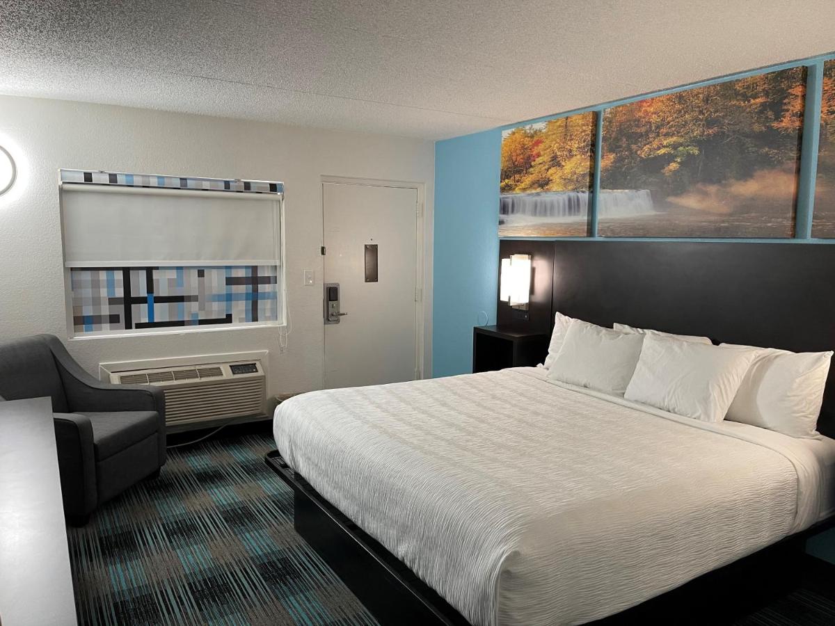  | Days Inn by Wyndham Calhoun GA I-75 and US-41