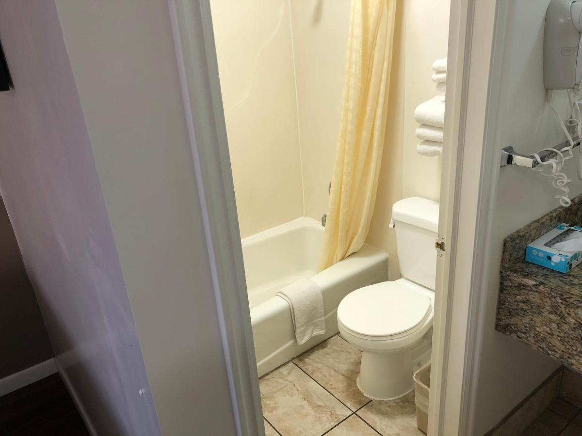 | Ameri-Stay Inn & Suites