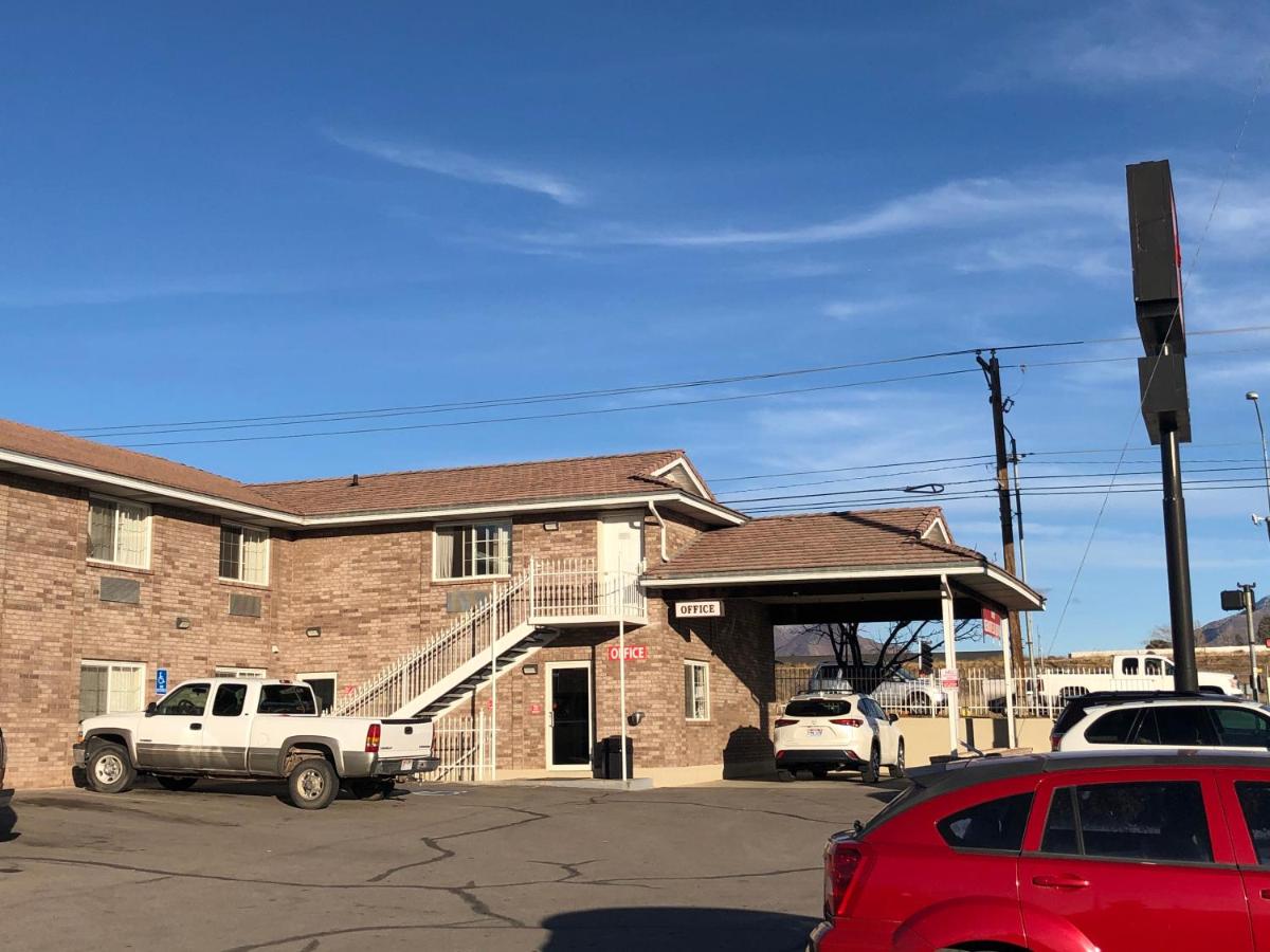 | Ameri-Stay Inn & Suites