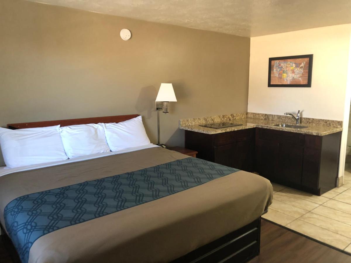 | Ameri-Stay Inn & Suites