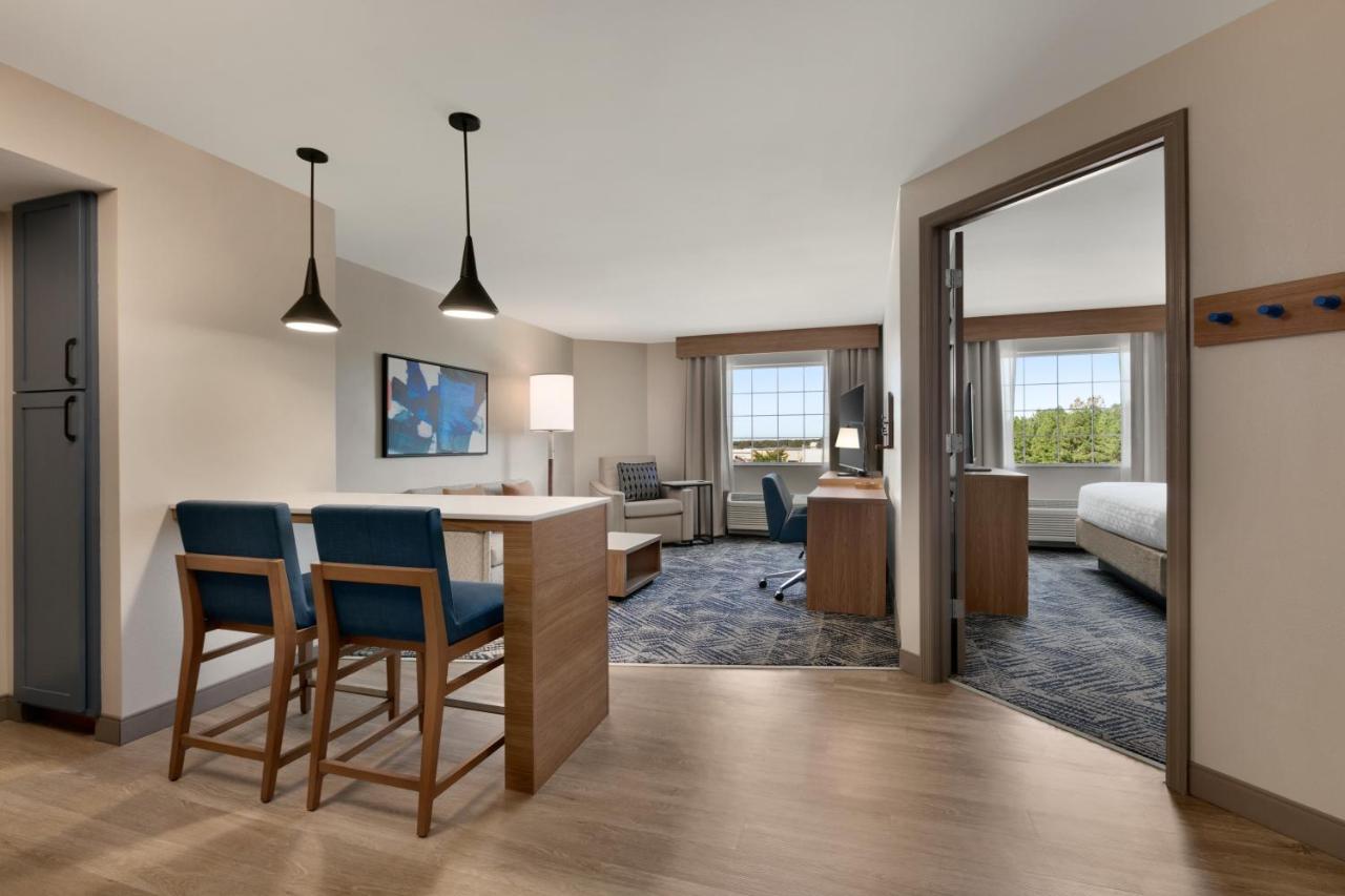 | Candlewood Suites Fayetteville Fort Bragg