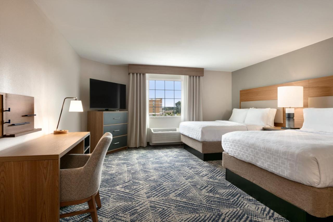 | Candlewood Suites Fayetteville Fort Bragg