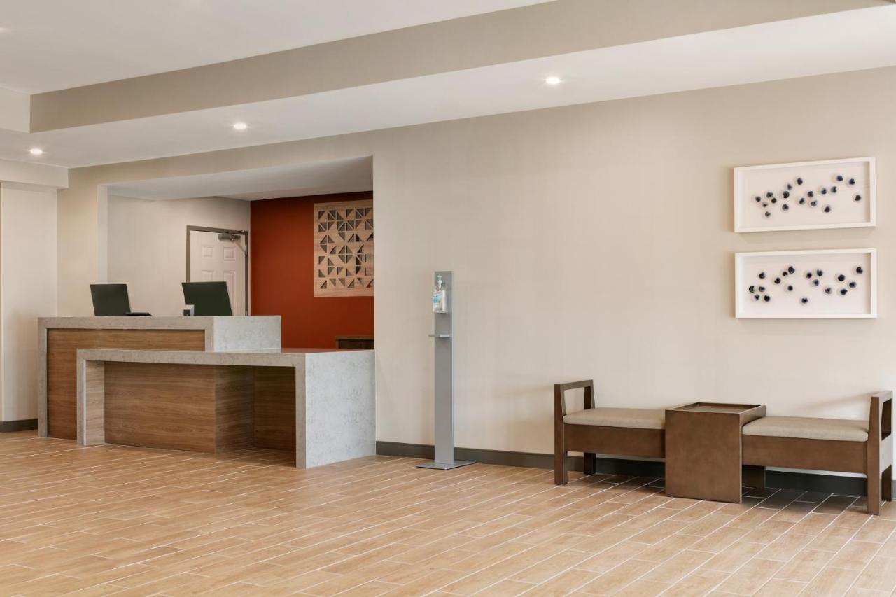 | Candlewood Suites Fayetteville Fort Bragg