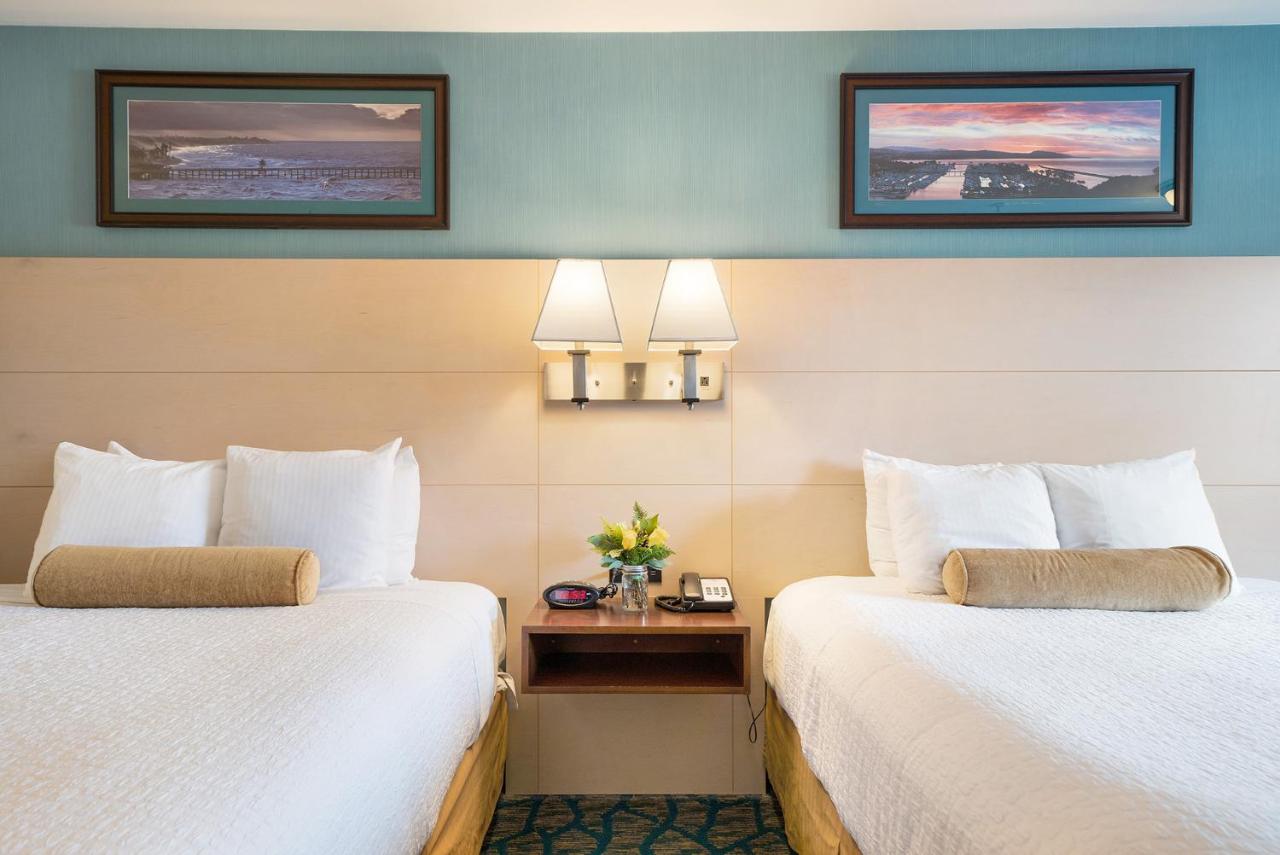 Queen Room with Two Queen Beds - Non-Smoking at Casablanca Inn