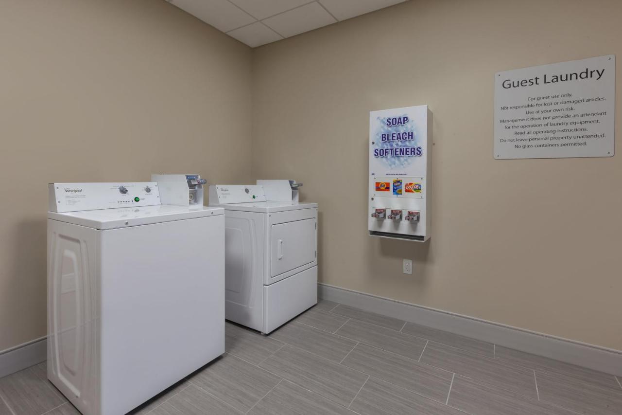 | Holiday Inn Express & Suites - Cedar Springs - Grand Rapids N, an IHG Hotel