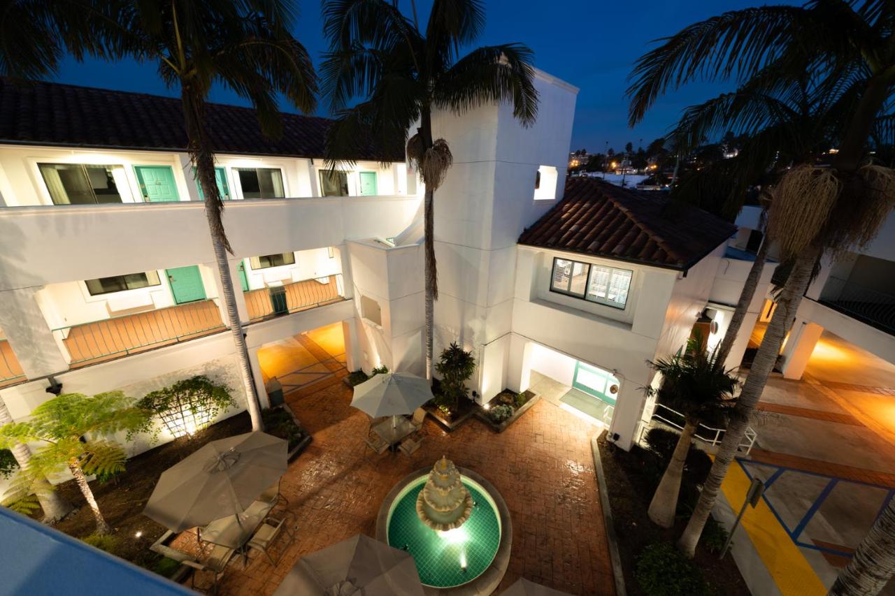 | Casablanca Inn