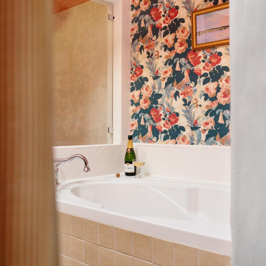 King Room with Roll-In Shower - Disability Access at Palihouse Santa Barbara