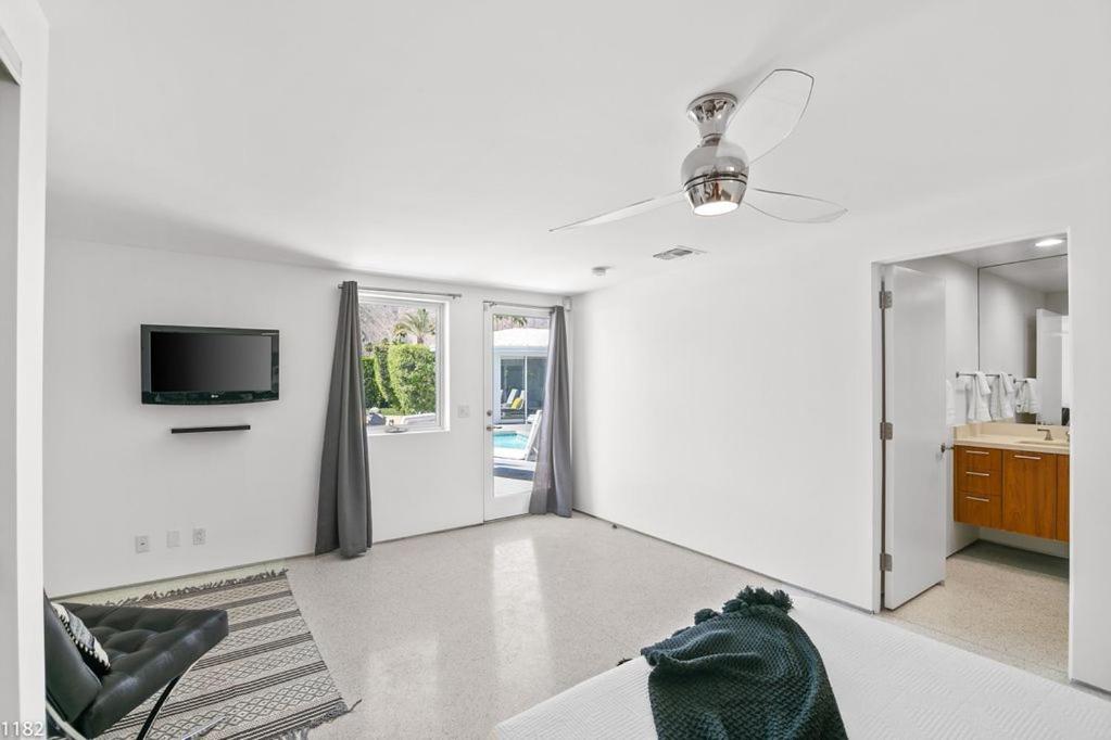 | Mid Century Escape - Movie Colony wd Private Pool