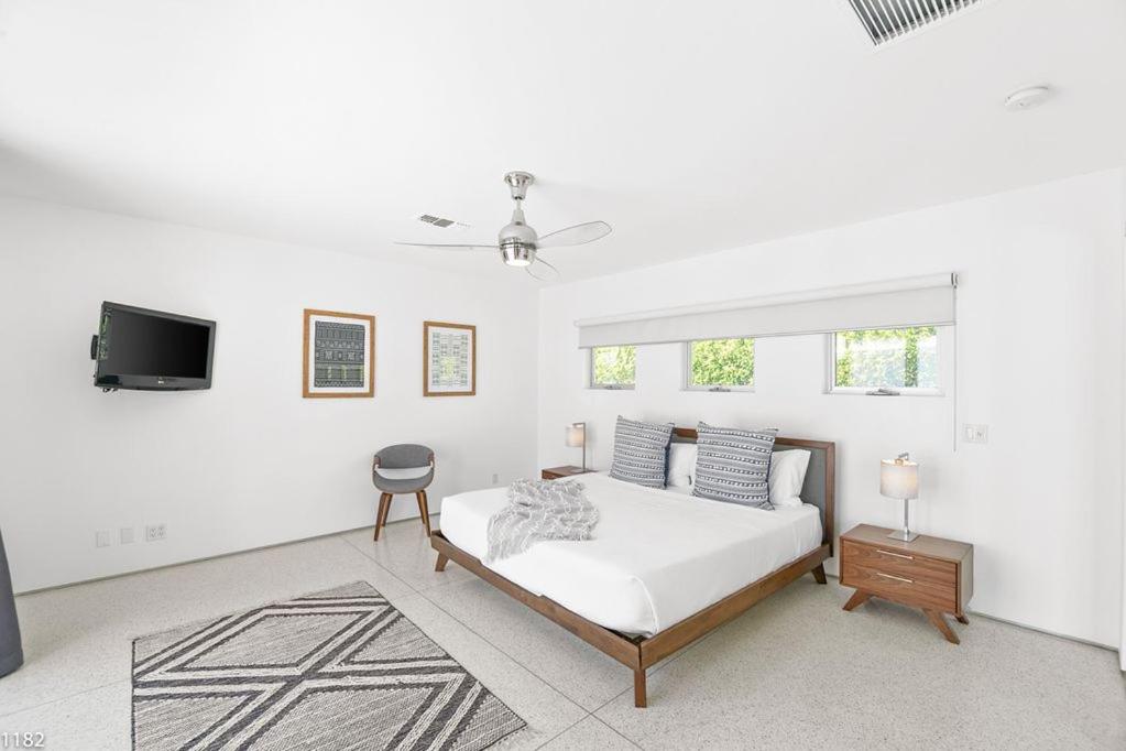 | Mid Century Escape - Movie Colony wd Private Pool