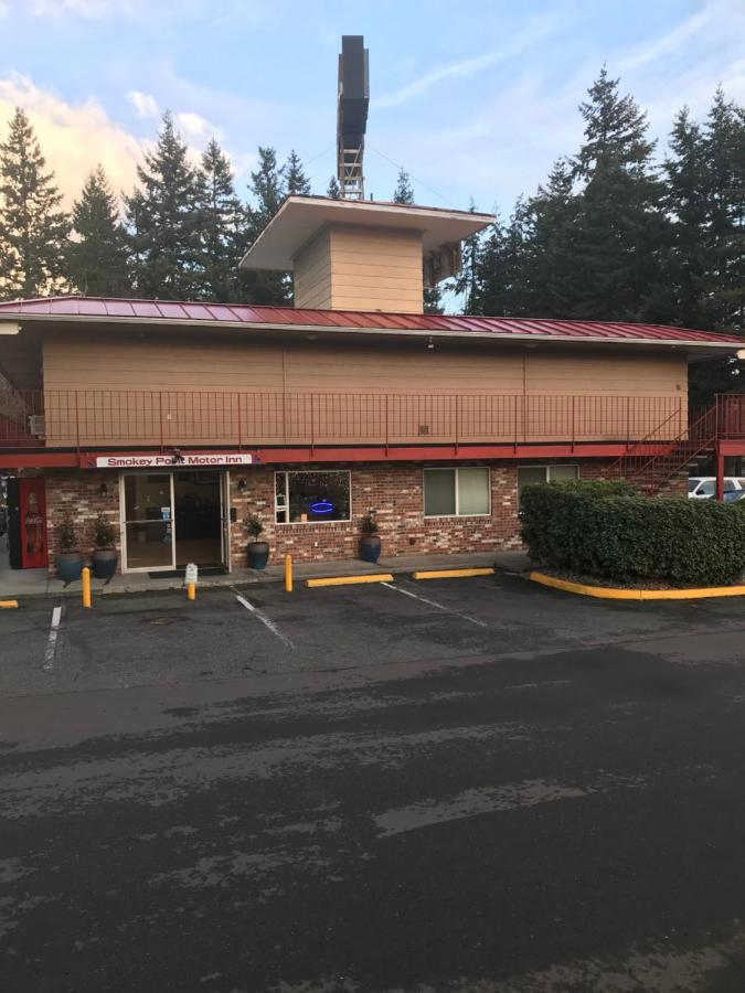 | Smokey Point Motor Inn