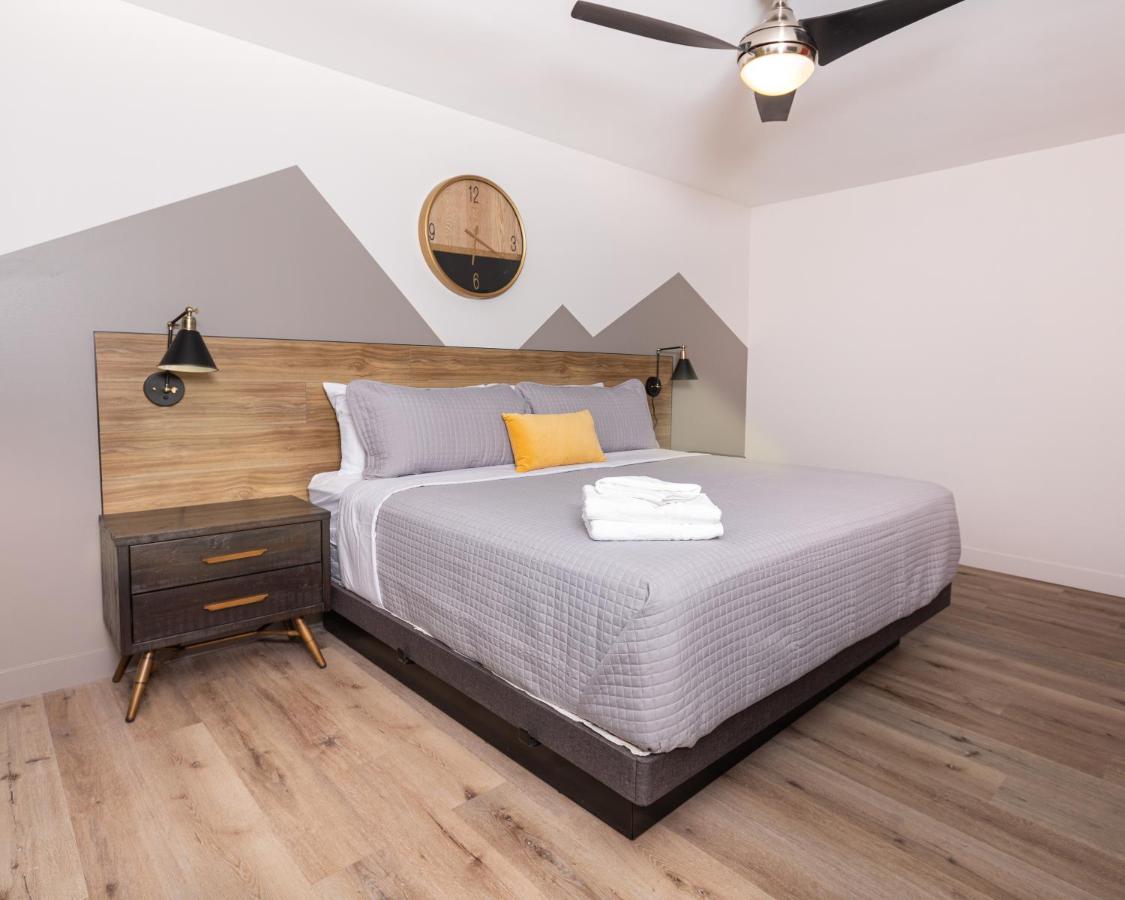 | 4411 Inn & Suites