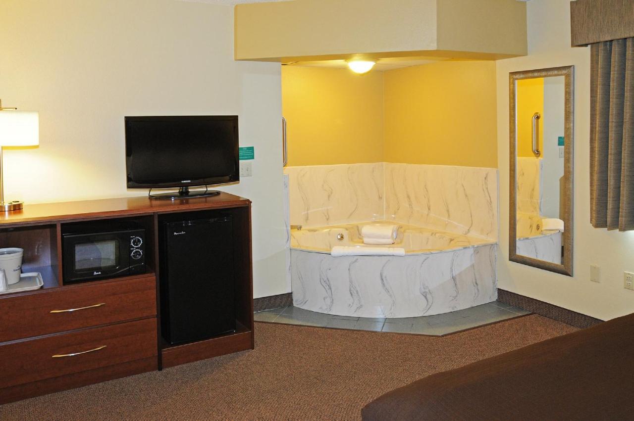 King Studio Suite - Non-Smoking at AmericInn by Wyndham Sioux Falls