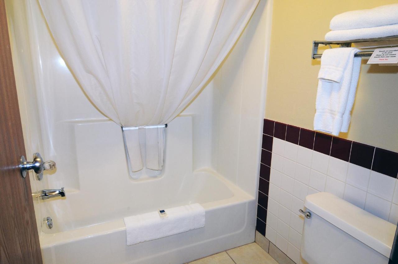 King Room - Non-Smoking at AmericInn by Wyndham Sioux Falls