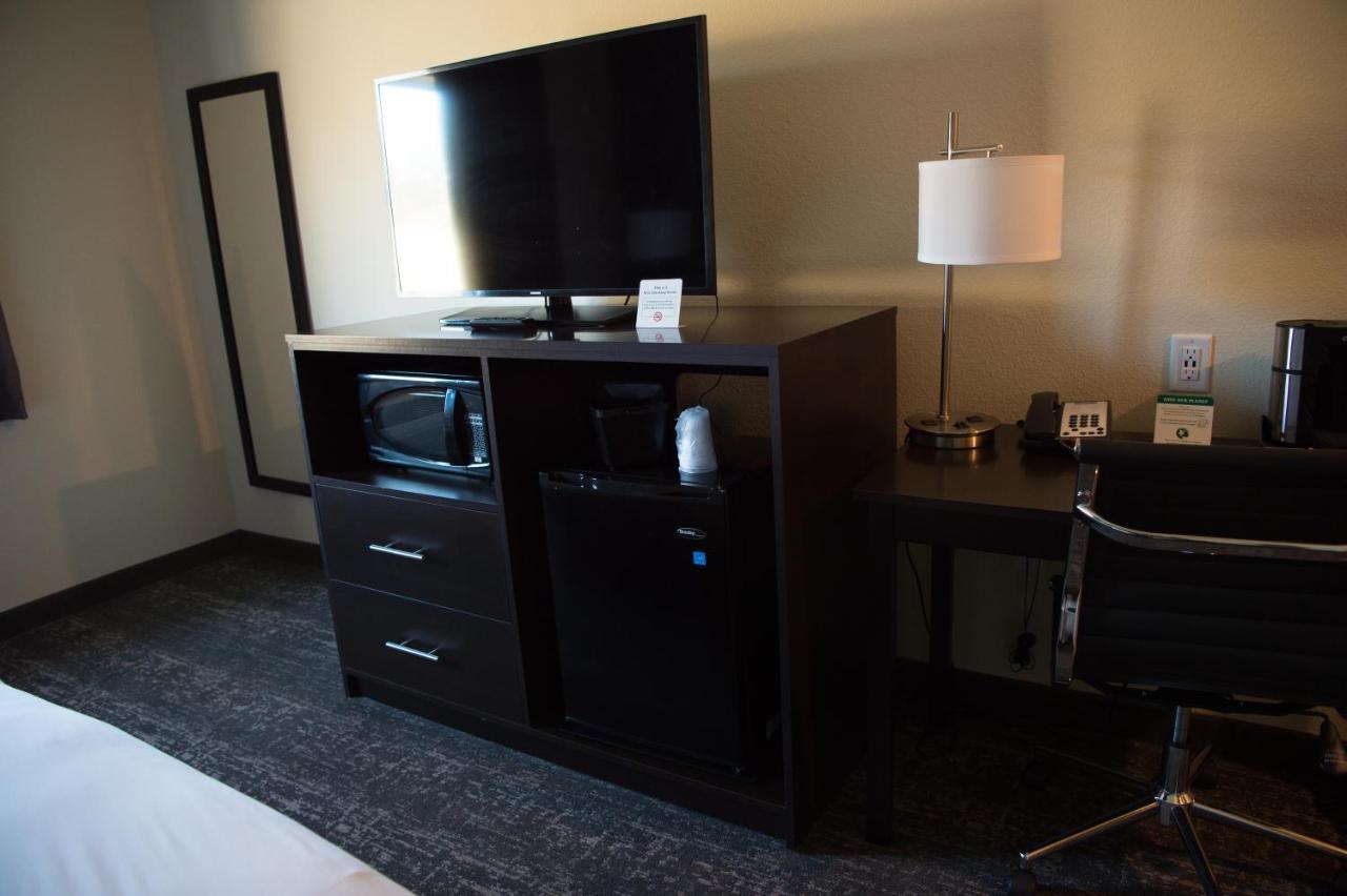  | Cobblestone Inn & Suites - Forest City