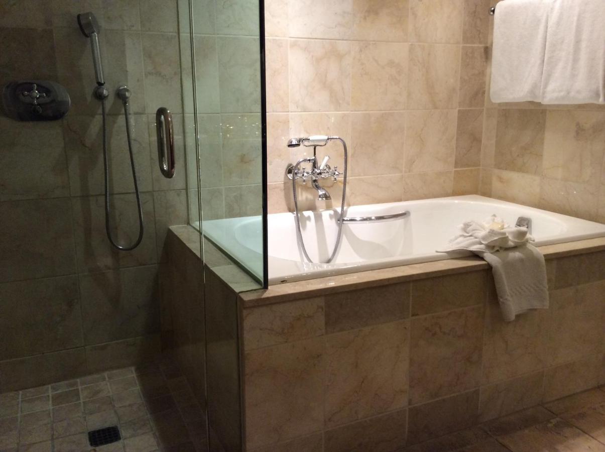 Deluxe King Room at Hotel Teatro